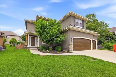 24504 W 80th Pl, Lenexa, KS 66227