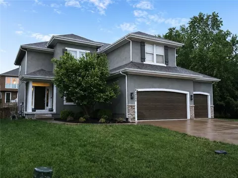 24504 W 80th Pl, Lenexa, KS 66227