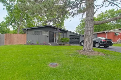 708 S Chestnut Ave, Olathe, KS 66061