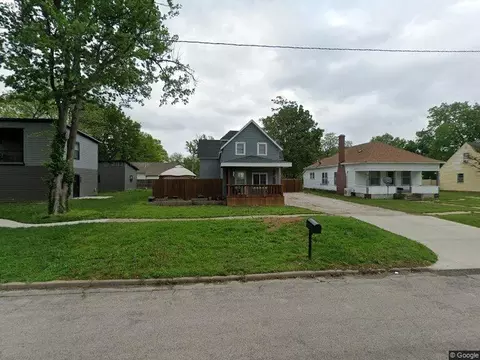 226 N 8th St, Fredonia, KS 66736