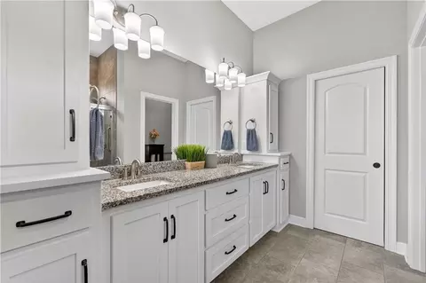 Bath - 1540 SW Cornwall Rd, Raymore, MO 64083 photo 1 of 5