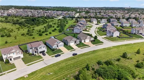 View/Area - 1540 SW Cornwall Rd, Raymore, MO 64083 photo 2 of 5
