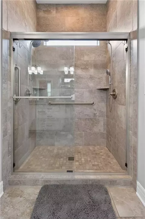 Bath - 1540 SW Cornwall Rd, Raymore, MO 64083 photo 4 of 5