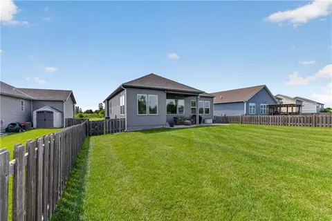 Exterior - 1540 SW Cornwall Rd, Raymore, MO 64083 photo 6 of 6