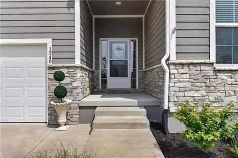 Exterior - 1540 SW Cornwall Rd, Raymore, MO 64083 photo 2 of 6