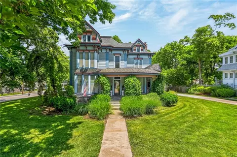 406 E Arthur St, Liberty, MO 64068