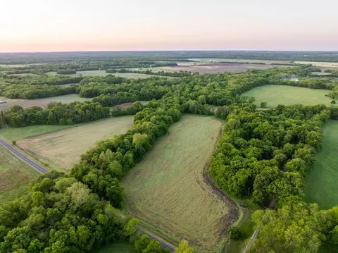 40801 E Route B Rd, Creighton, MO 64739