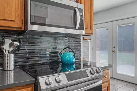 Kitchen - 3605 Riverview Rd, Lawrence, KS 66049 photo 5 of 7