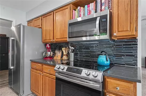 Kitchen - 3605 Riverview Rd, Lawrence, KS 66049 photo 6 of 7