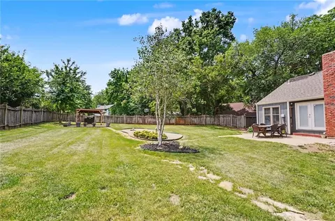 Exterior - 3605 Riverview Rd, Lawrence, KS 66049 photo 9 of 11