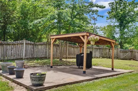 Exterior - 3605 Riverview Rd, Lawrence, KS 66049 photo 7 of 11
