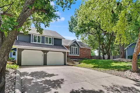 Exterior - 3605 Riverview Rd, Lawrence, KS 66049 photo 3 of 11
