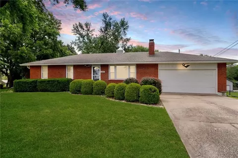 10809 E 47th St, Kansas City, MO 64133