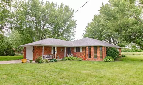 403 W Chestnut St, Holden, MO 64040