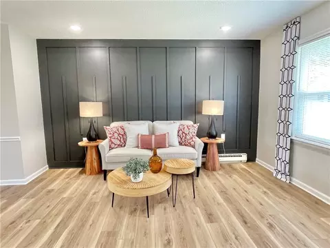 18826 Sunrise Dr, Belton, MO 64012