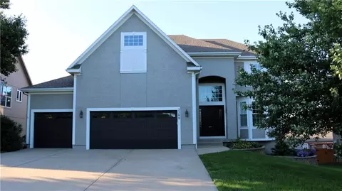 2288 W 131st St, Olathe, KS 66061