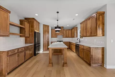 Kitchen - 20755 Emerald St, Spring Hill, KS 66083 photo 1 of 5