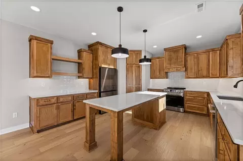Kitchen - 20755 Emerald St, Spring Hill, KS 66083 photo 2 of 5