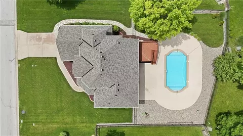 1305 SW Crystal Creek Pl, Blue Springs, MO 64015