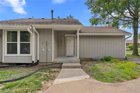 5737 N Oregon Ave, Kansas City, MO 64151