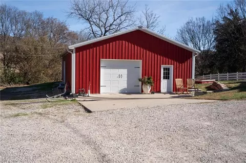 Exterior - 770 E 1300 Rd, Lawrence, KS 66046 photo 5 of 8