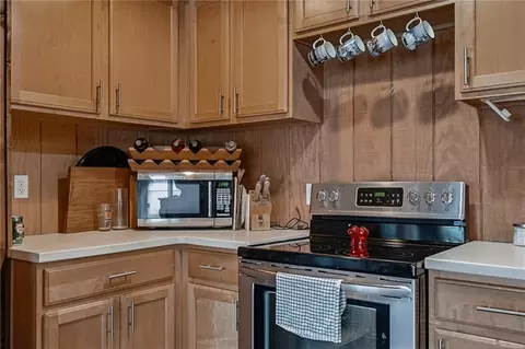 Kitchen - 770 E 1300 Rd, Lawrence, KS 66046 photo 1 of 3