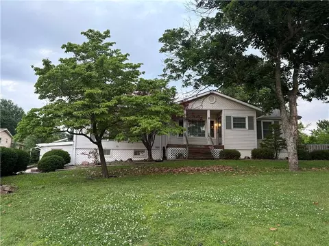 15800 E Salisbury Rd, Independence, MO 64050