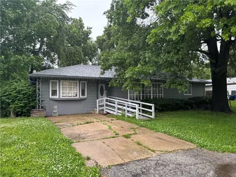 420 W Walnut St, Cleveland, MO 64734