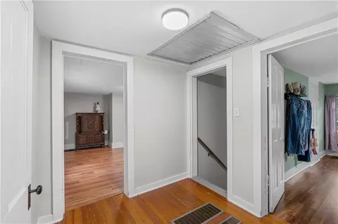 Entry Way - 426 W Walnut St, Nevada, MO 64772 photo 5 of 7