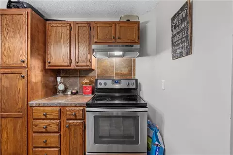 Kitchen - 426 W Walnut St, Nevada, MO 64772 photo 5 of 6