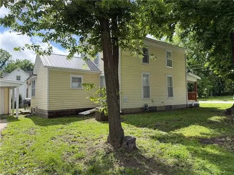 Exterior - 426 W Walnut St, Nevada, MO 64772 photo 7 of 7