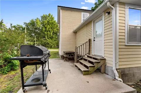 Exterior - 426 W Walnut St, Nevada, MO 64772 photo 5 of 7