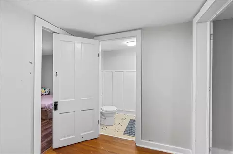 Entry Way - 426 W Walnut St, Nevada, MO 64772 photo 6 of 7