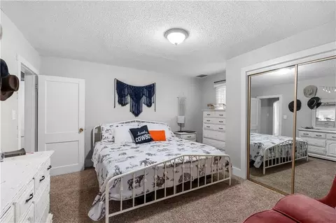 Bedroom - 426 W Walnut St, Nevada, MO 64772 photo 3 of 8
