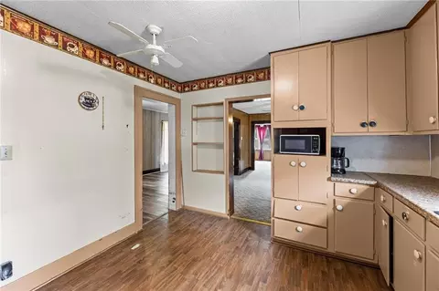 Entry Way - 112 S Locust St, Cameron, MO 64429 photo 1 of 1