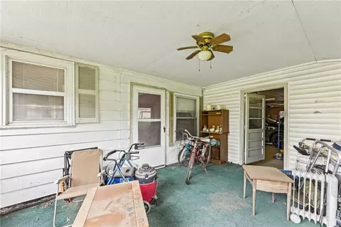 Exterior - 112 S Locust St, Cameron, MO 64429 photo 5 of 7
