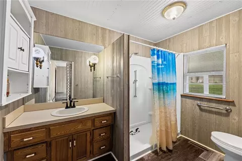 Bath - 112 S Locust St, Cameron, MO 64429 photo 1 of 1