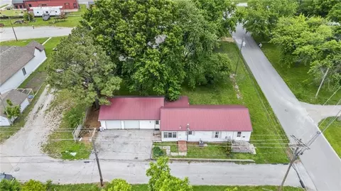 View/Area - 112 S Locust St, Cameron, MO 64429 photo 1 of 2