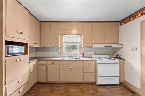 Kitchen - 112 S Locust St, Cameron, MO 64429 photo 1 of 3