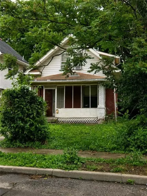 3325 Montgall Ave, Kansas City, MO 64128