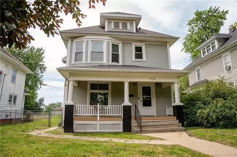 2526 S 17th St, Saint Joseph, MO 64503