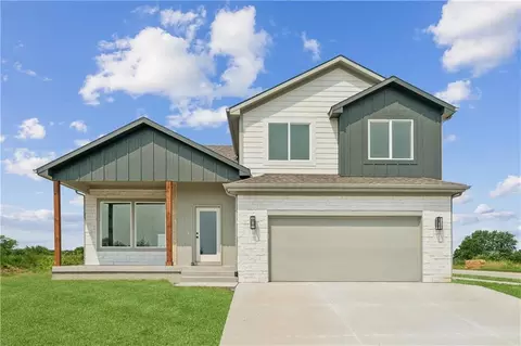 2200 SE Oak Ridge Dr, Oak Grove, MO 64075