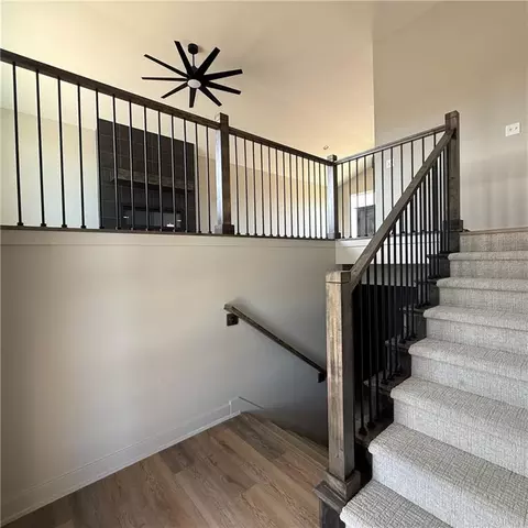 2112 SE Oak Ridge Dr, Oak Grove, MO 64075