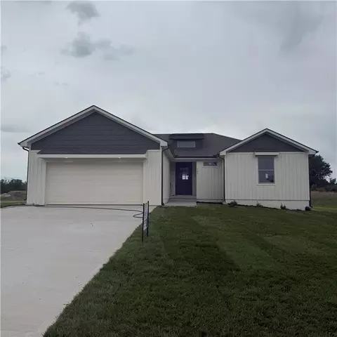 701 SE 21st St, Oak Grove, MO 64075