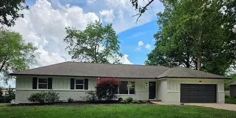 3515 W 93rd St, Leawood, KS 66206