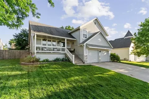 727 SE London Way, Lees Summit, MO 64081