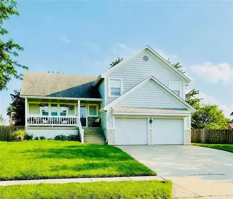 727 SE London Way, Lees Summit, MO 64081