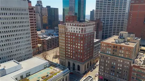 21 W 10th St #4C, Kansas City, MO 64105