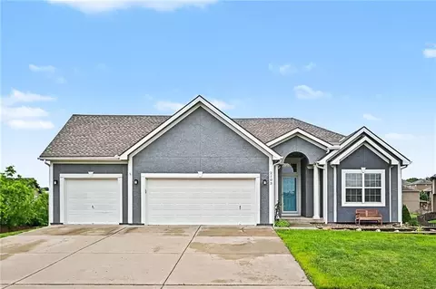 2103 Joe Ln, Kearney, MO 64060