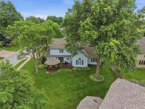 View/Area - 2702 NW Cedar Brk, Lees Summit, MO 64081 photo 2 of 3